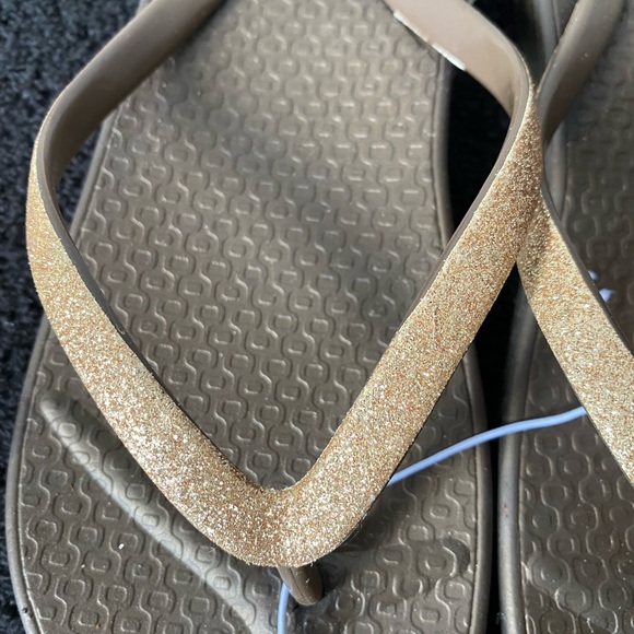 Women’s Envision Studio Bronze Sandals - Size 8 - NWT - Picture 2 of 4